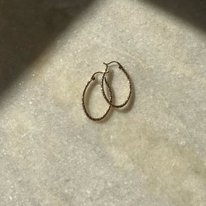 ♥️ Gold Tone Oval Hoops ♥️